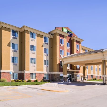 Holiday Inn Express Hotel & Suites York By Ihg Exterior photo