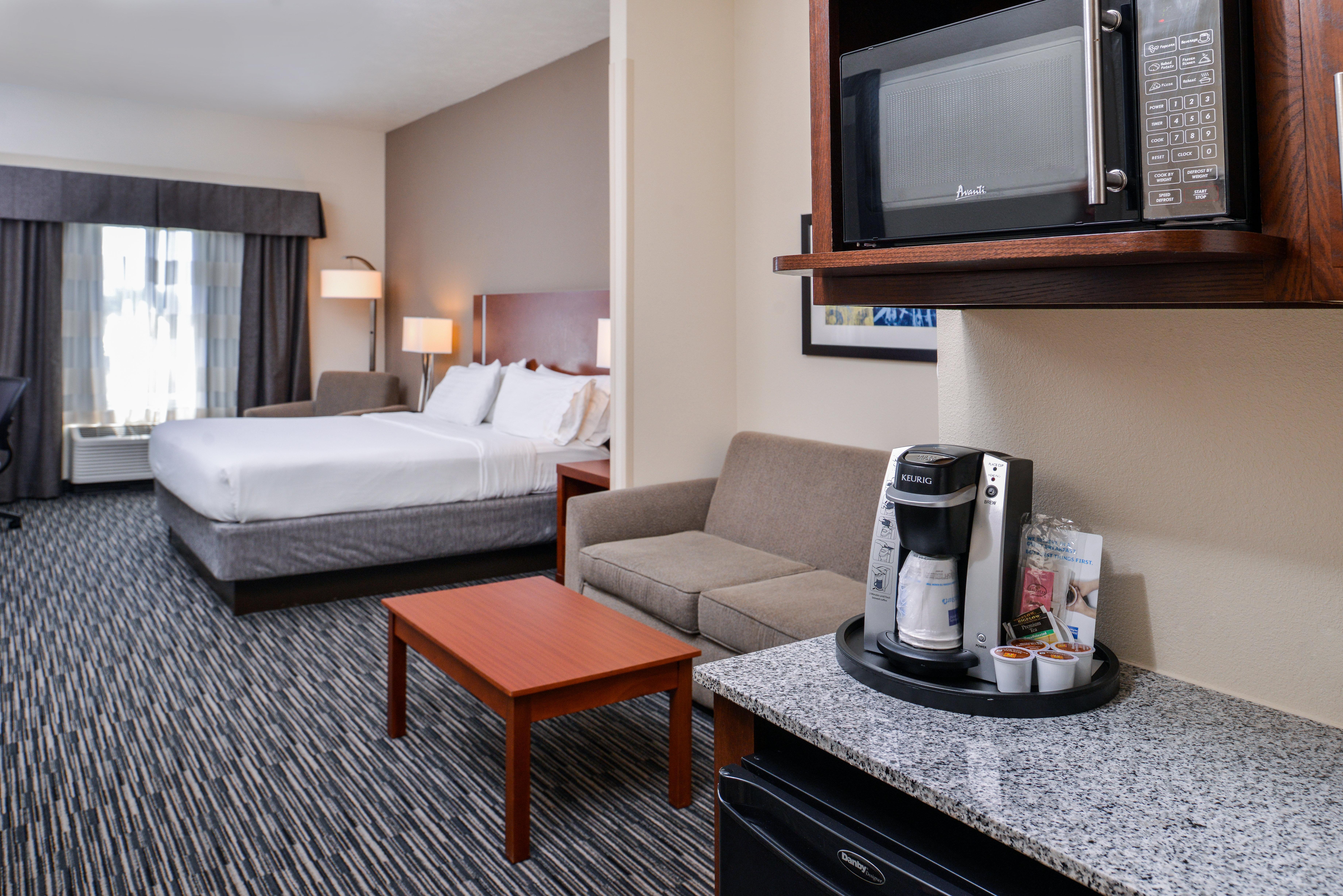 Holiday Inn Express Hotel & Suites York By Ihg Exterior photo