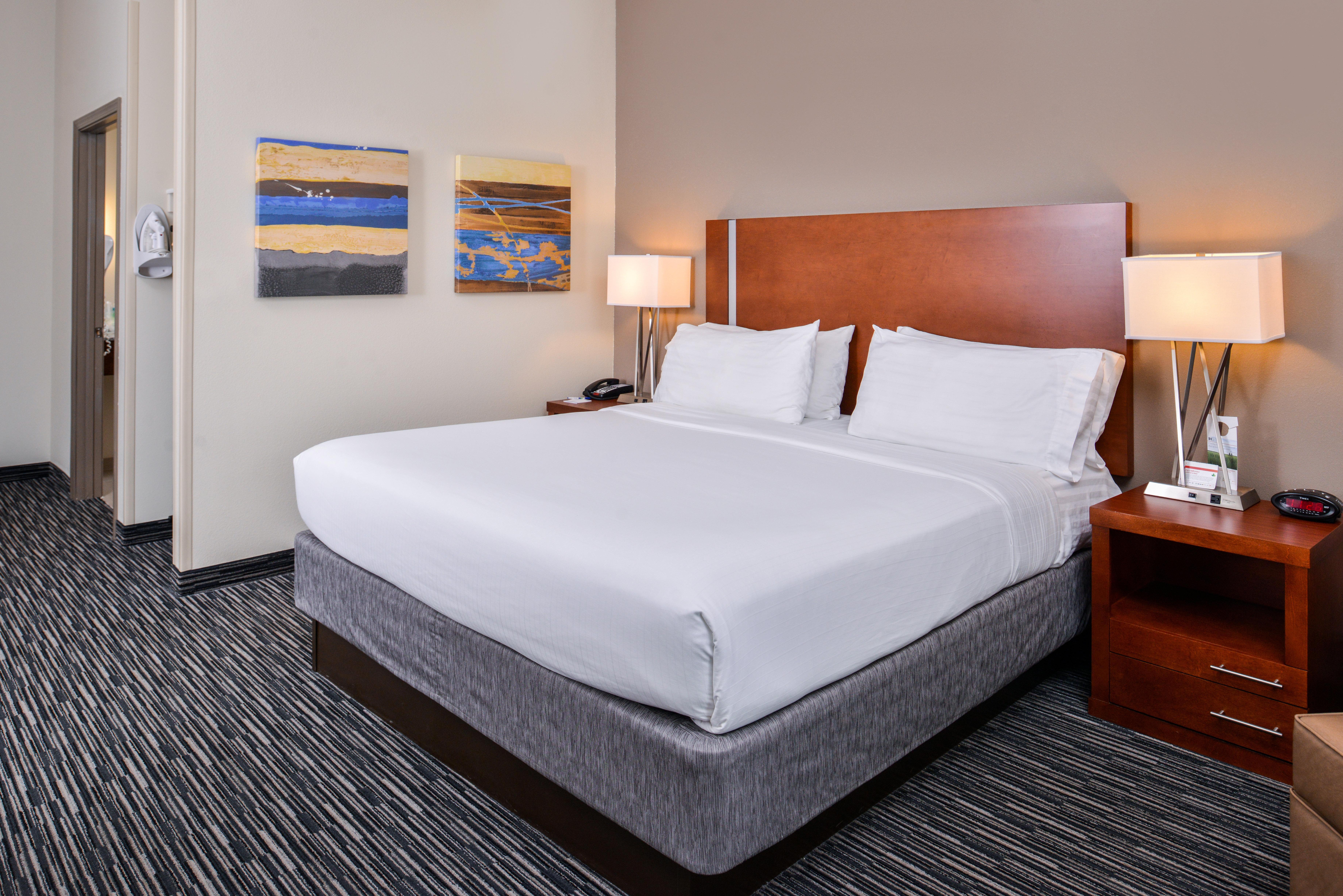Holiday Inn Express Hotel & Suites York By Ihg Exterior photo
