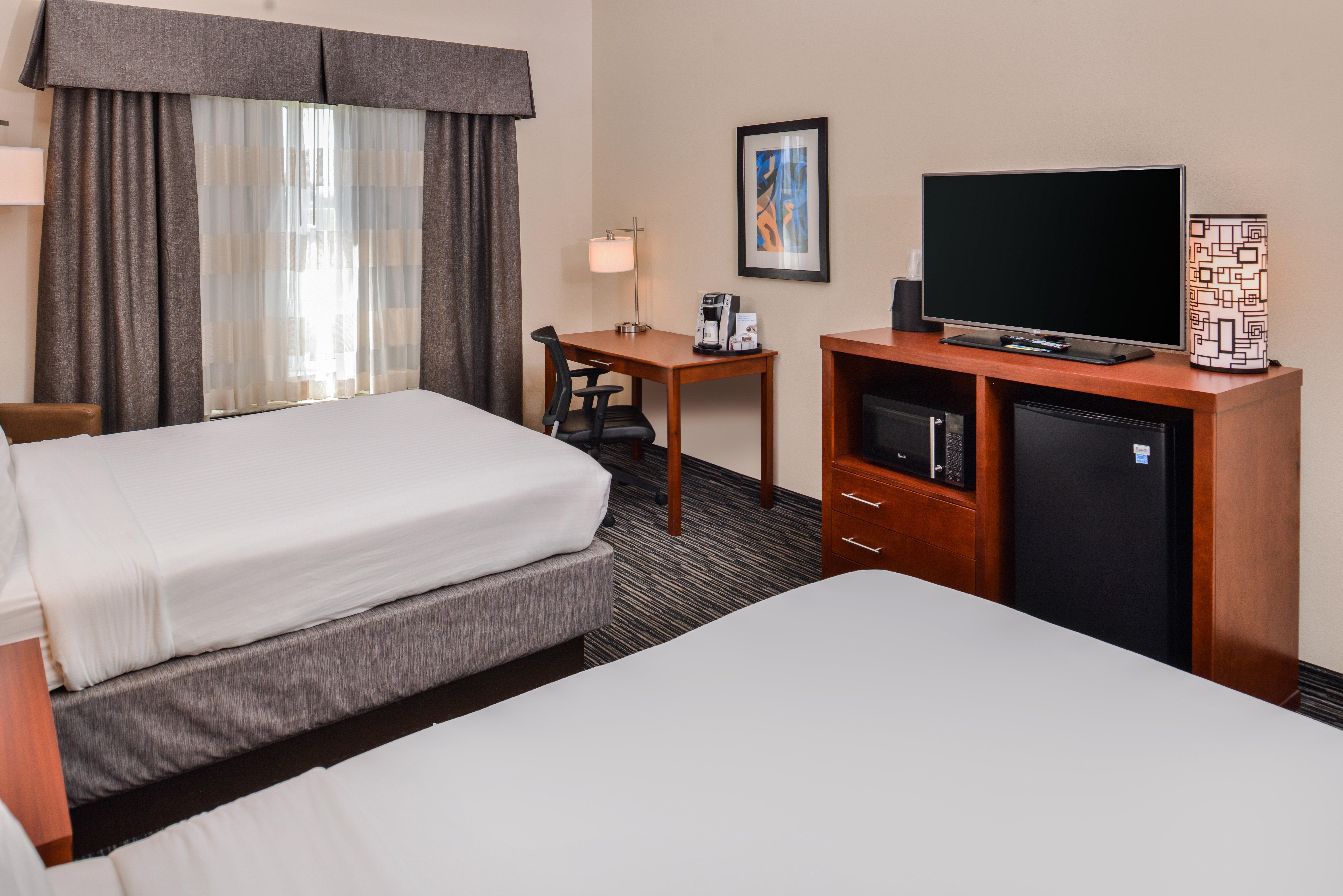 Holiday Inn Express Hotel & Suites York By Ihg Exterior photo