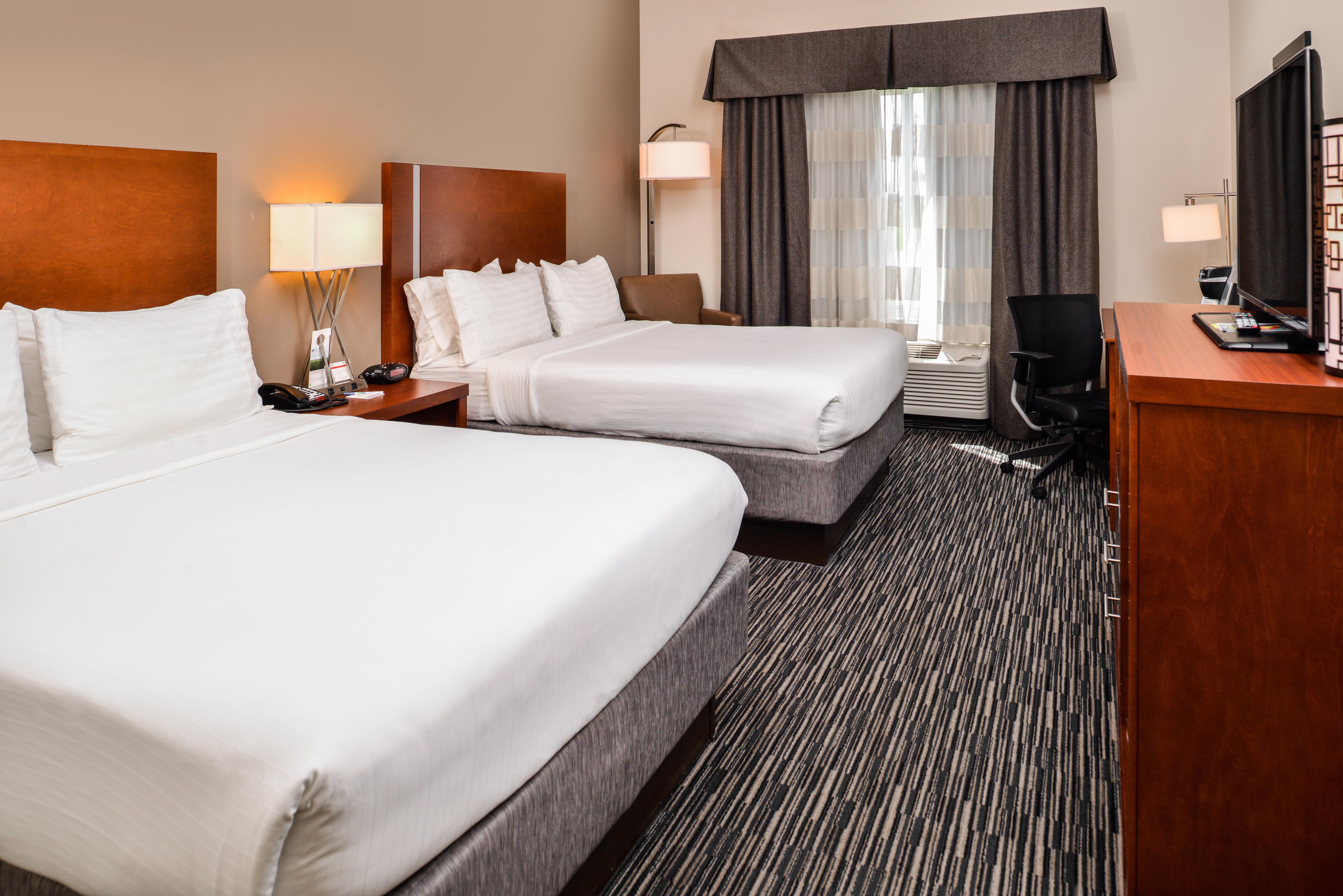 Holiday Inn Express Hotel & Suites York By Ihg Exterior photo