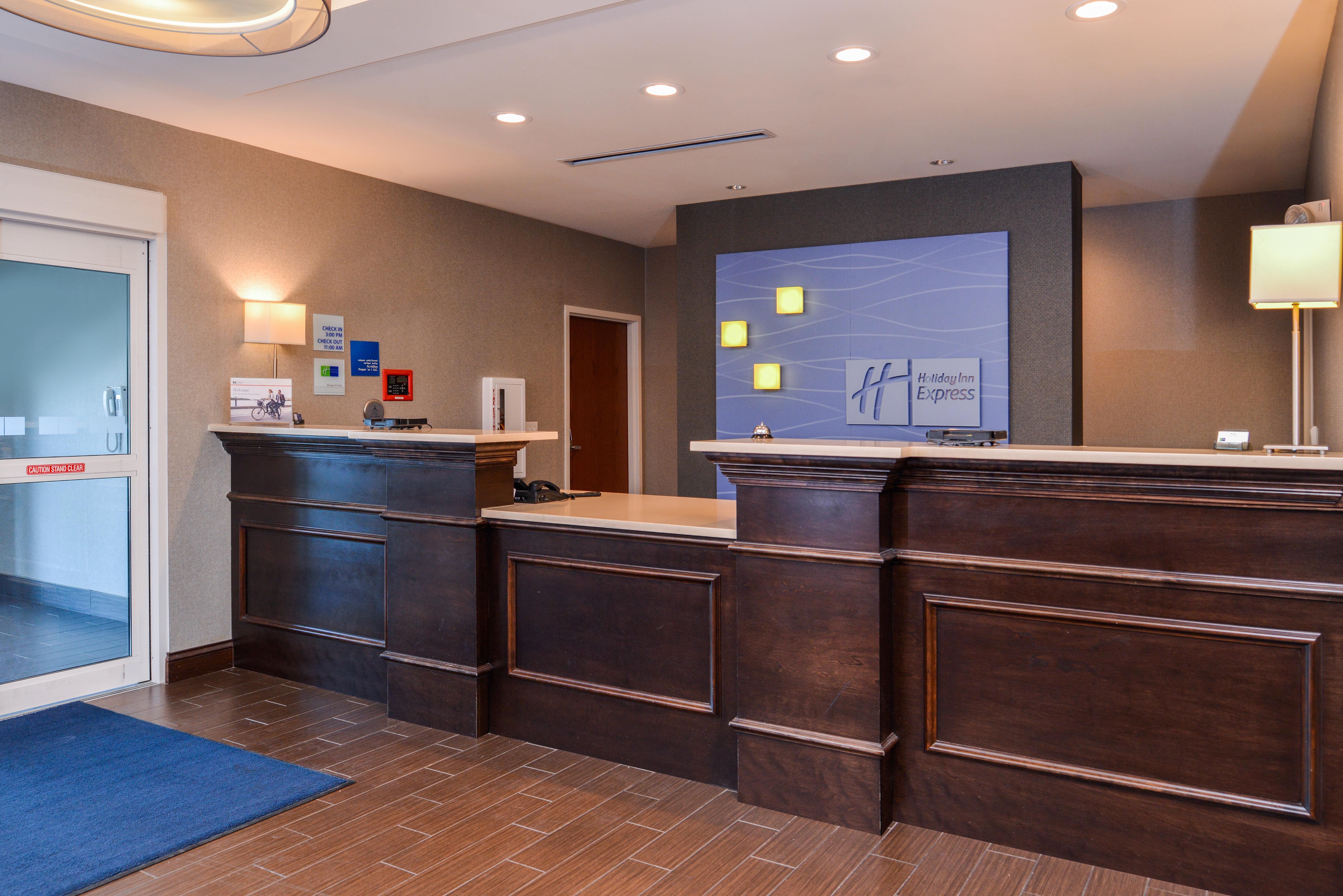 Holiday Inn Express Hotel & Suites York By Ihg Exterior photo